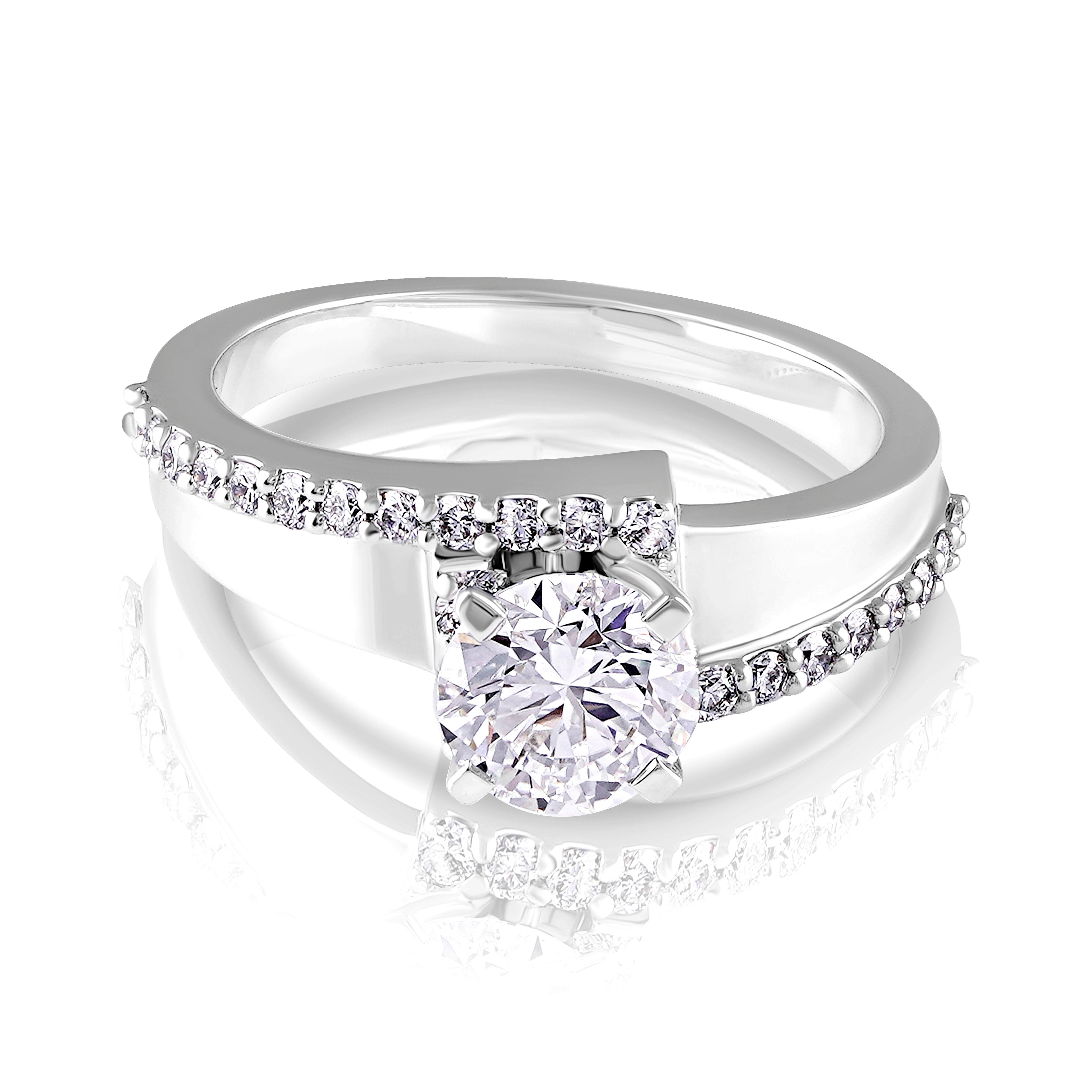 Luxe Crest Solitaire Ring